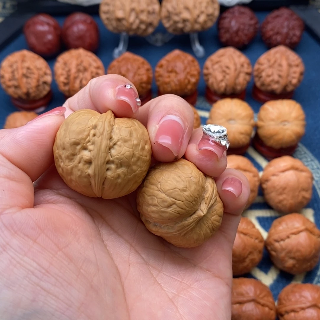 文玩核桃把件很****特精品小手捻