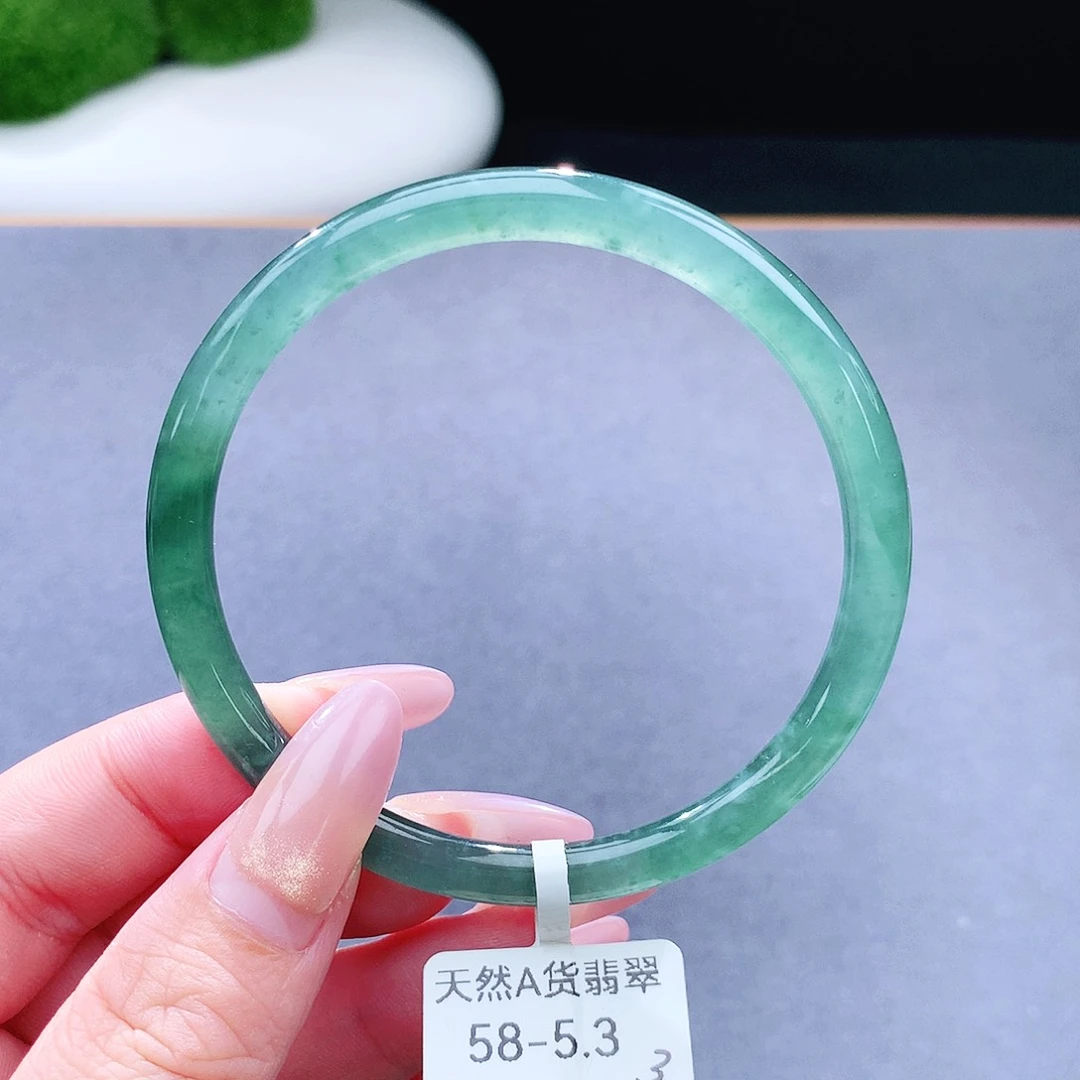 未镶嵌手镯（圆镯）翡翠
