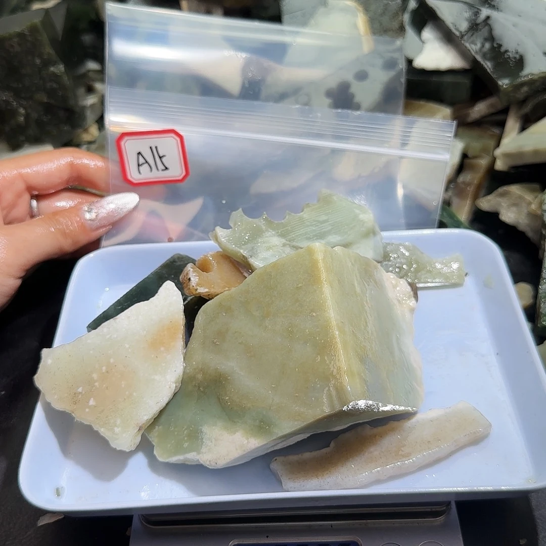 和田玉未镶嵌珠宝半成品