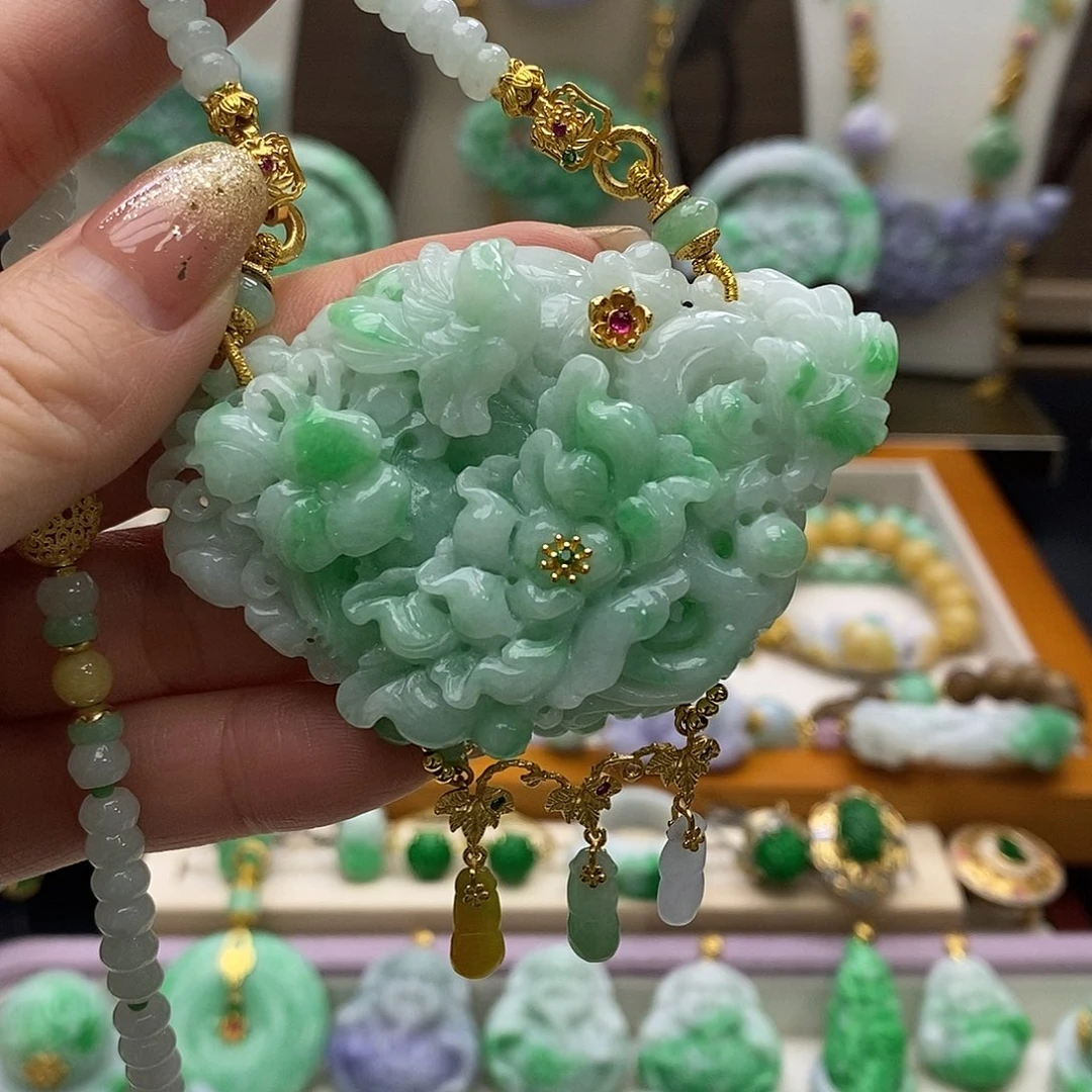 翡翠未镶嵌颈饰天然