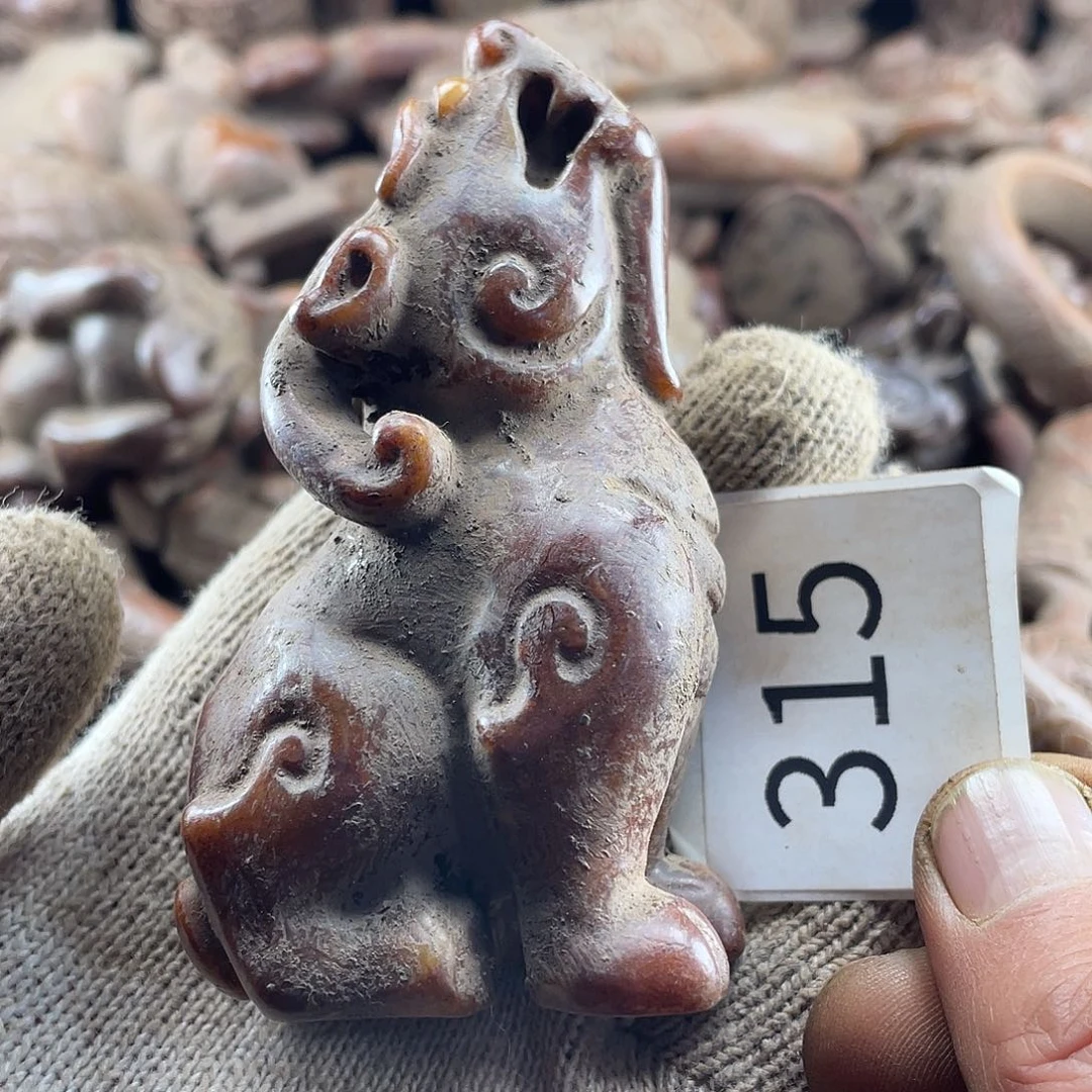 和田玉（糖玉）未镶嵌挂件