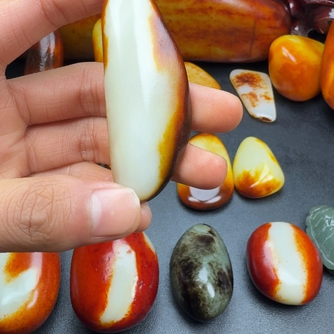 教***授和田玉未镶嵌颈饰