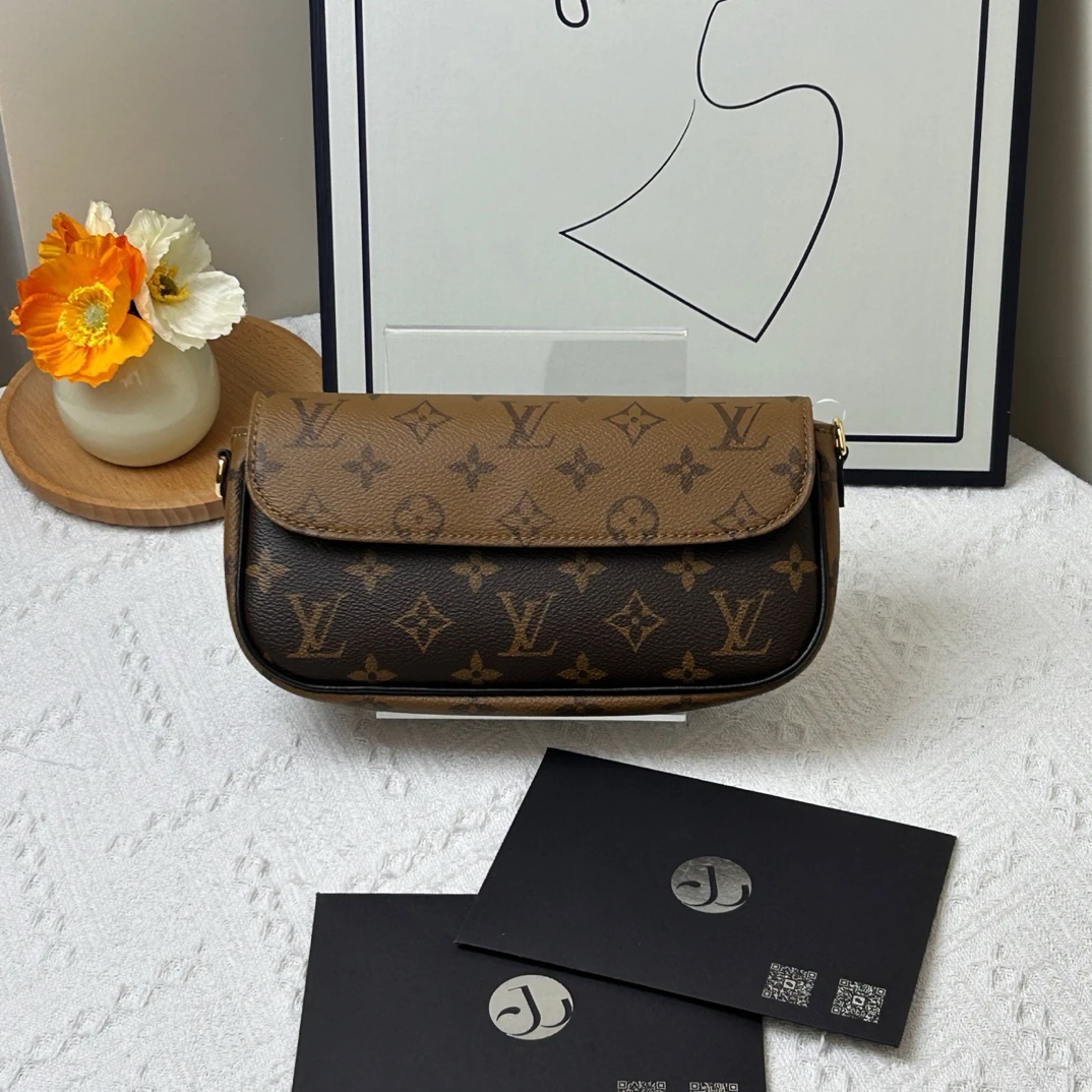 95新 LouisVuitton/路易威登 ivy拼色 芯片款/JW7576