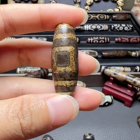 玛瑙/玉髓颈饰未镶嵌山***峰