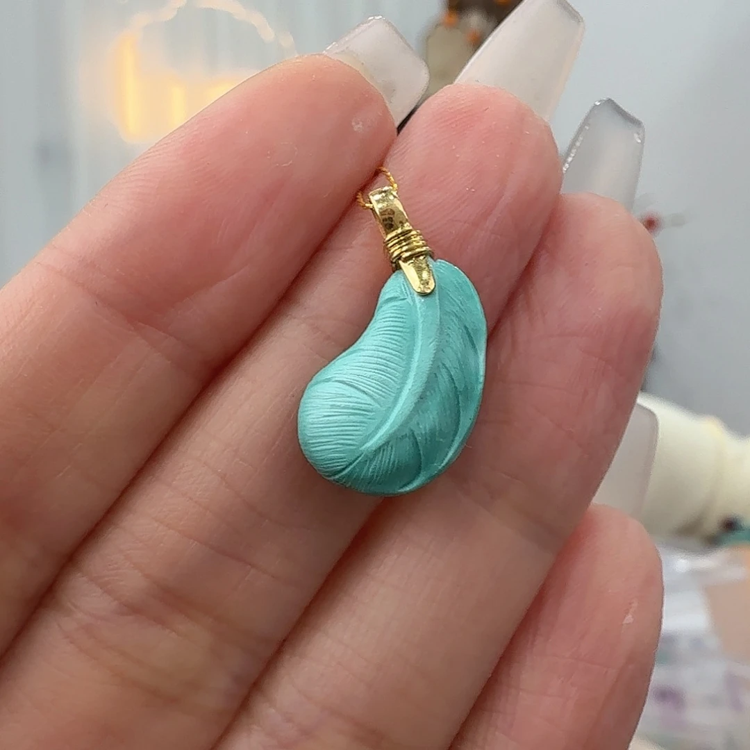 绿松石18K金镶嵌挂件