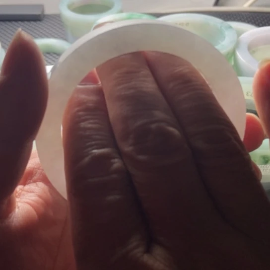 定制翡翠A A未镶嵌开**米