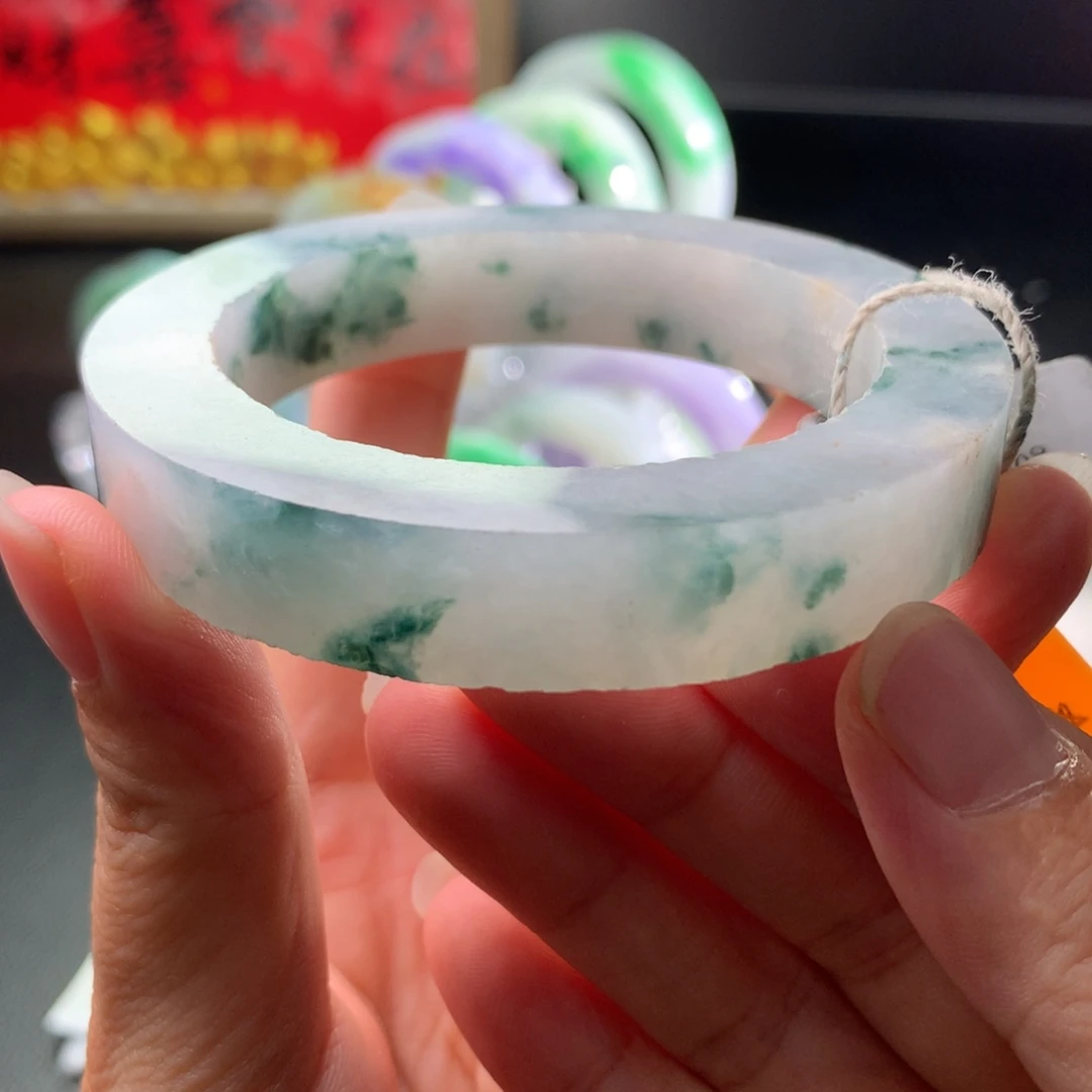 定制翡翠未镶嵌翡翠手镯定金