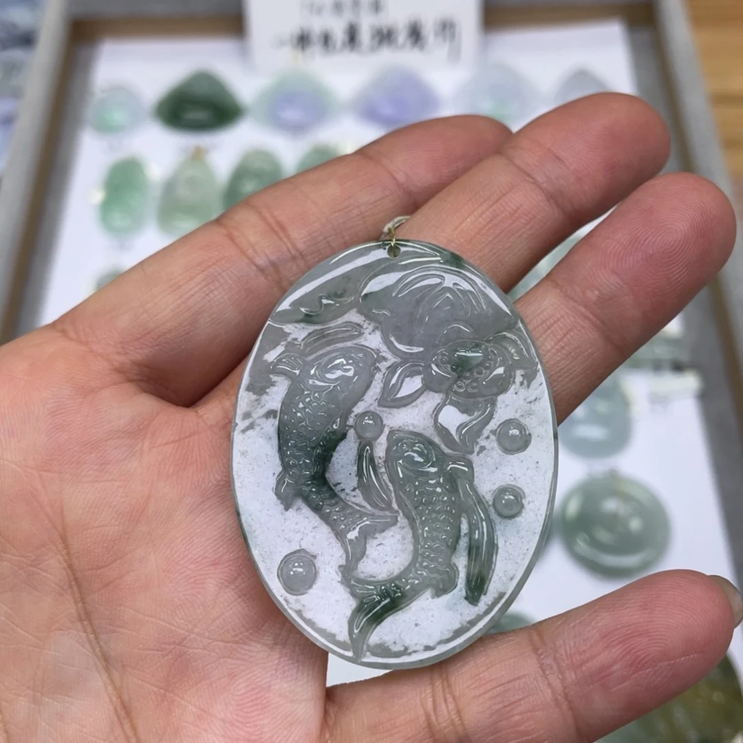 颈饰未镶嵌翡翠鱼牌