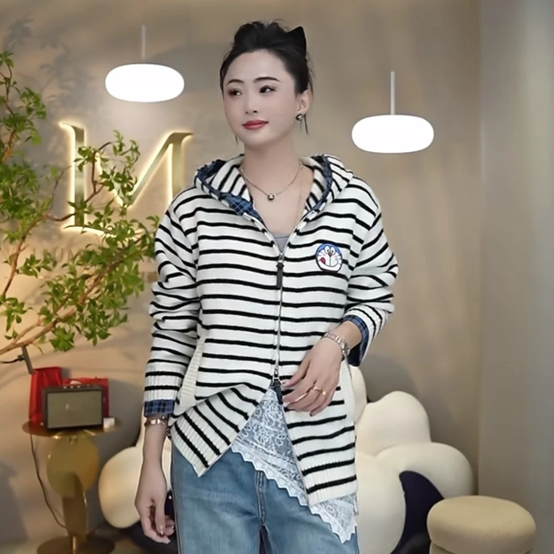 A4556刘梅家条纹连帽开衫外套