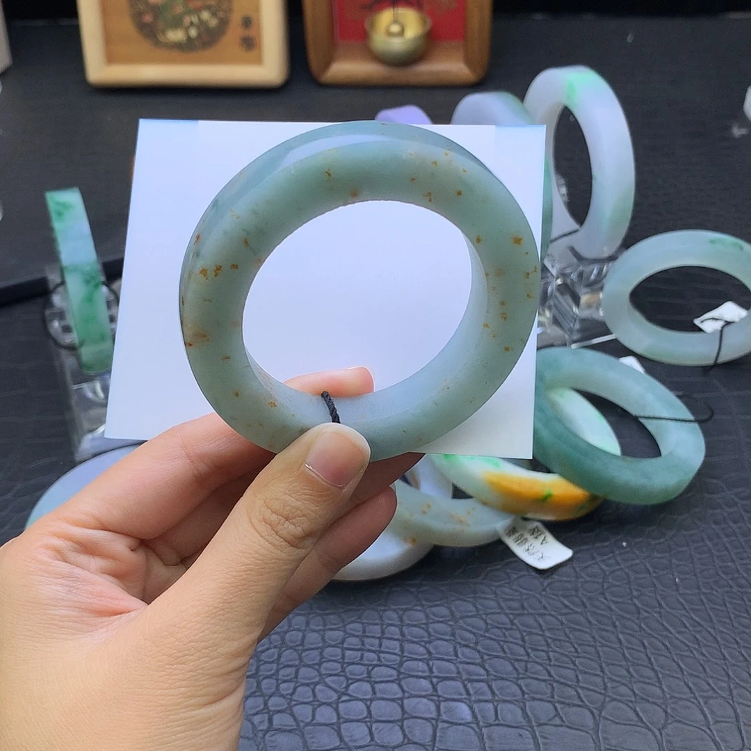 定制翡翠未镶嵌翡翠手镯