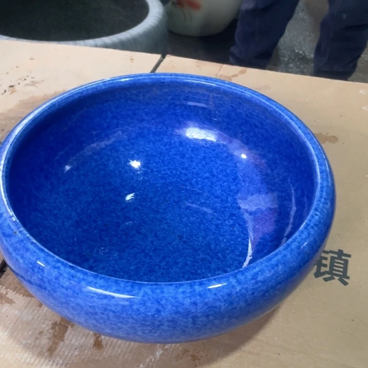 缸直径32厘米高度13cm，瑕疵品