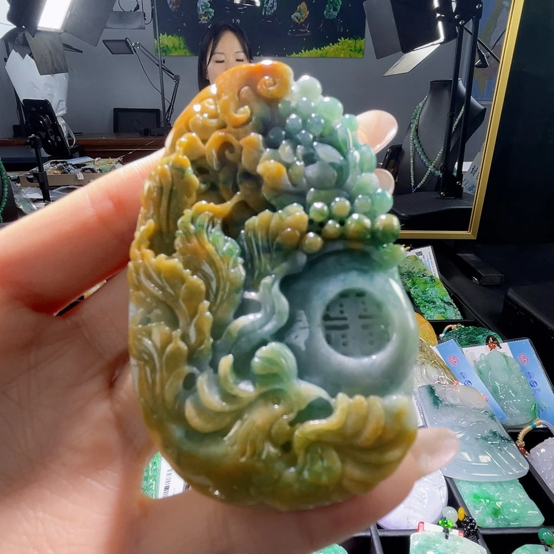 颈饰未镶嵌翡翠一