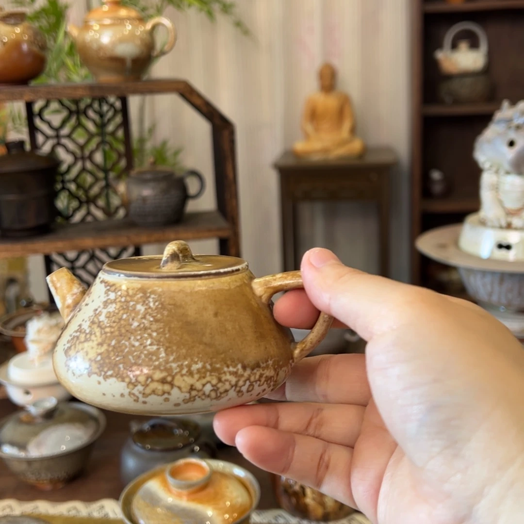 10中白重落灰石瓢壶