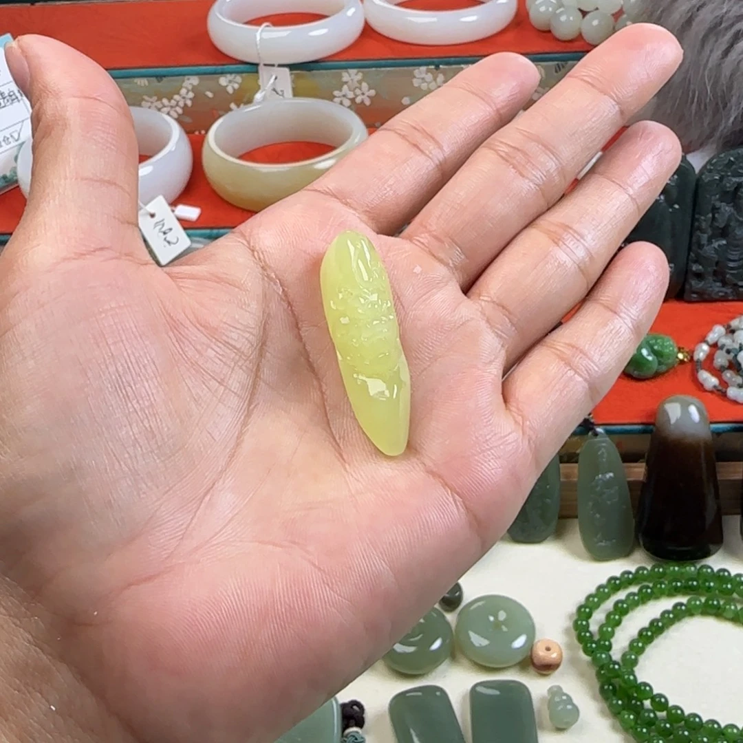 颈饰未镶嵌和田玉