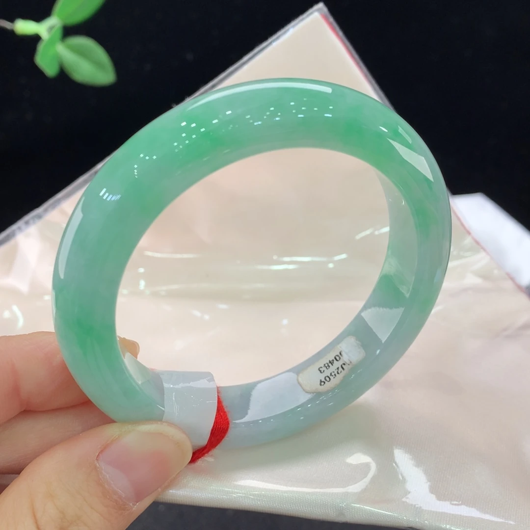 翡翠未镶嵌手镯0483