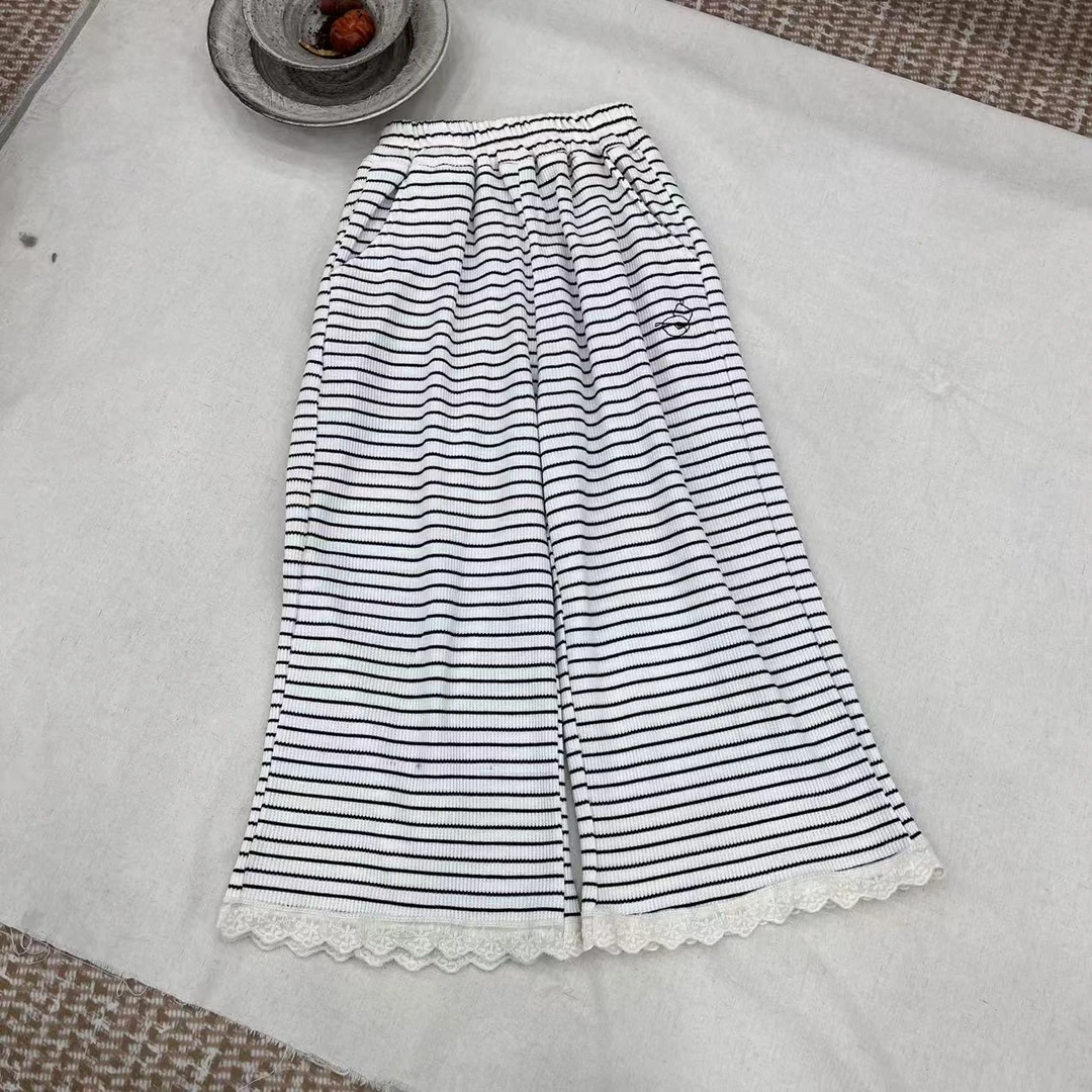 〖姐姐家〗2025春款儿童萌娃穿搭横条纹脚口蕾丝边休闲卫裤mu6679