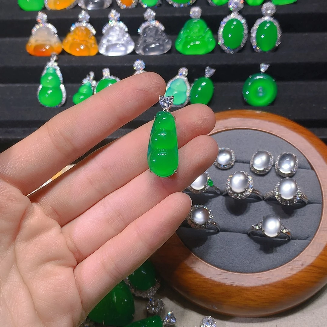 V****玛瑙/玉髓银S925镶嵌颈饰