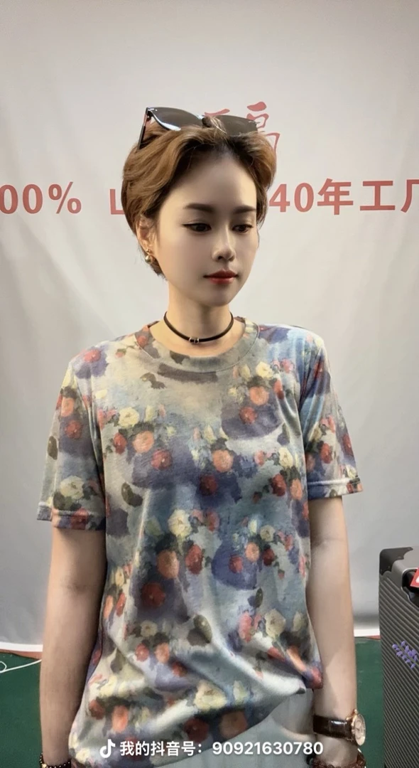 常规宽松型圆领印花休闲短袖T恤