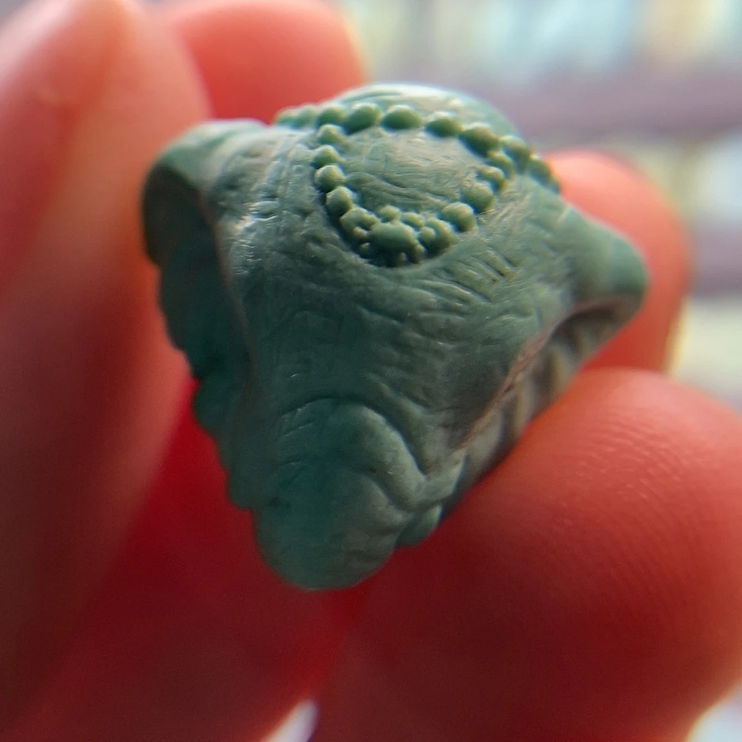 绿松石未镶嵌玉化吉象如意3.2克