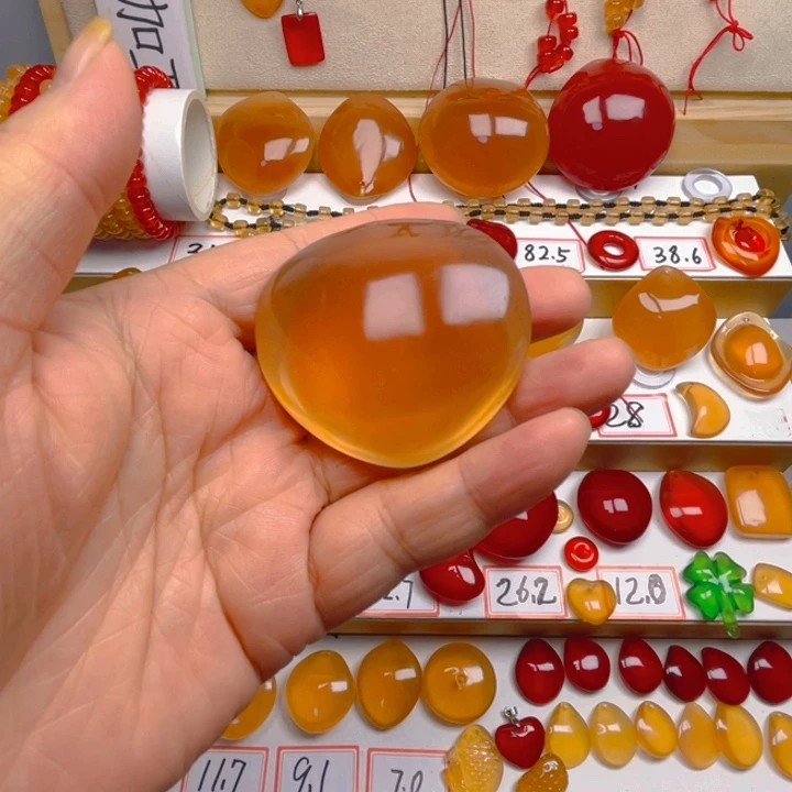 安***主有机玻璃青鱼石吊坠