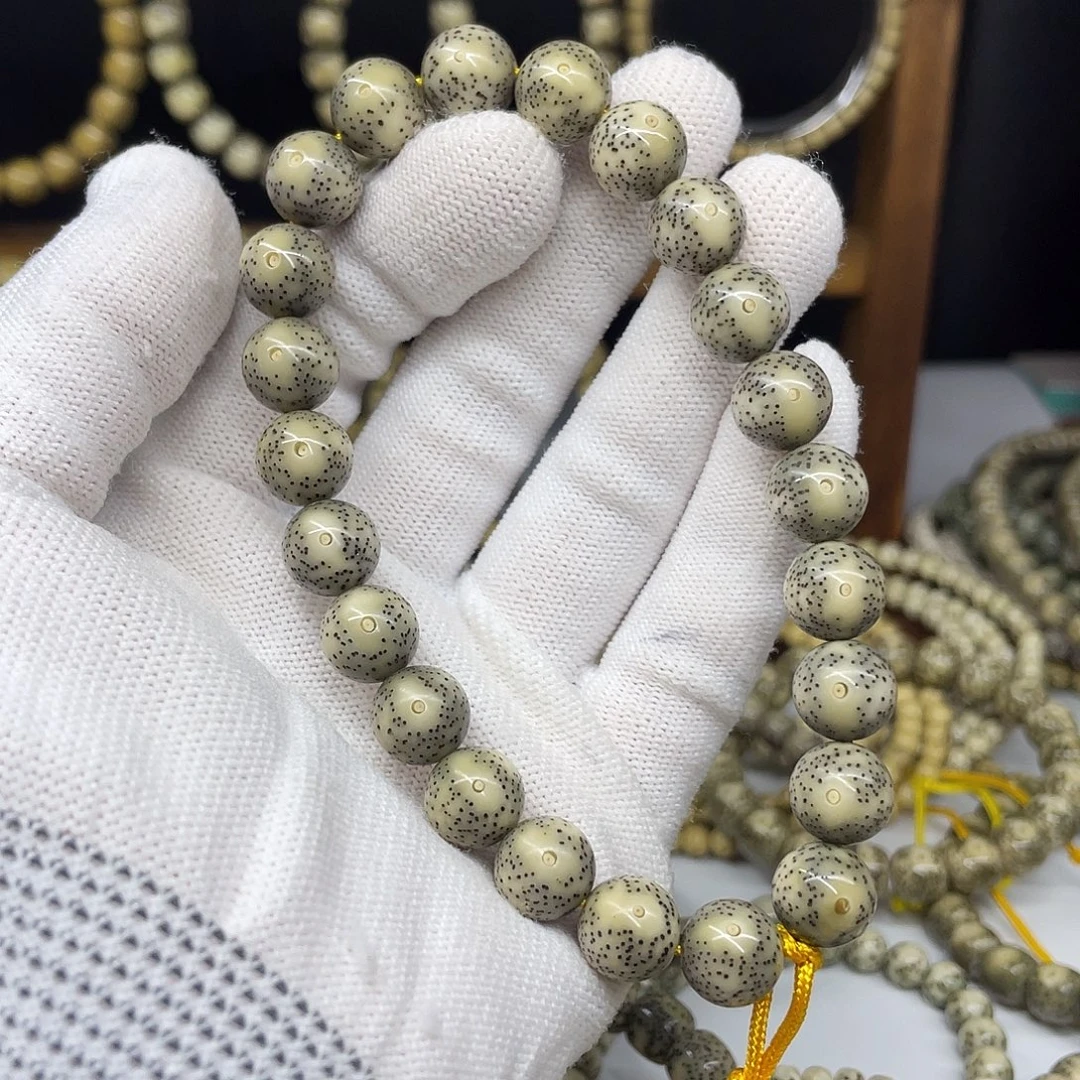 手串星月菩提11圆珠，一线天牛毛星