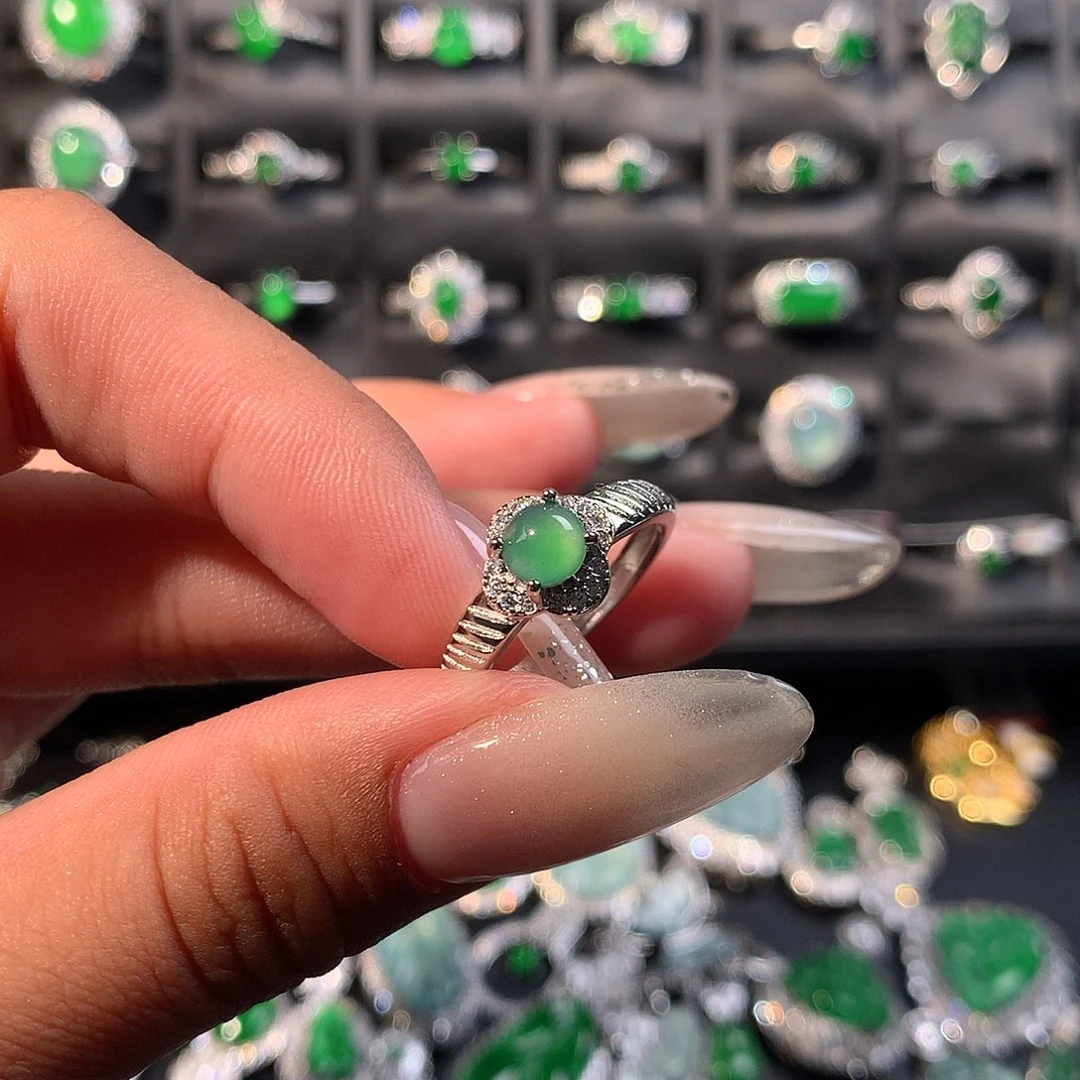 翡翠未镶嵌戒指戒指