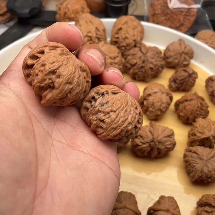 文玩核桃把件用****1文玩核桃手把件