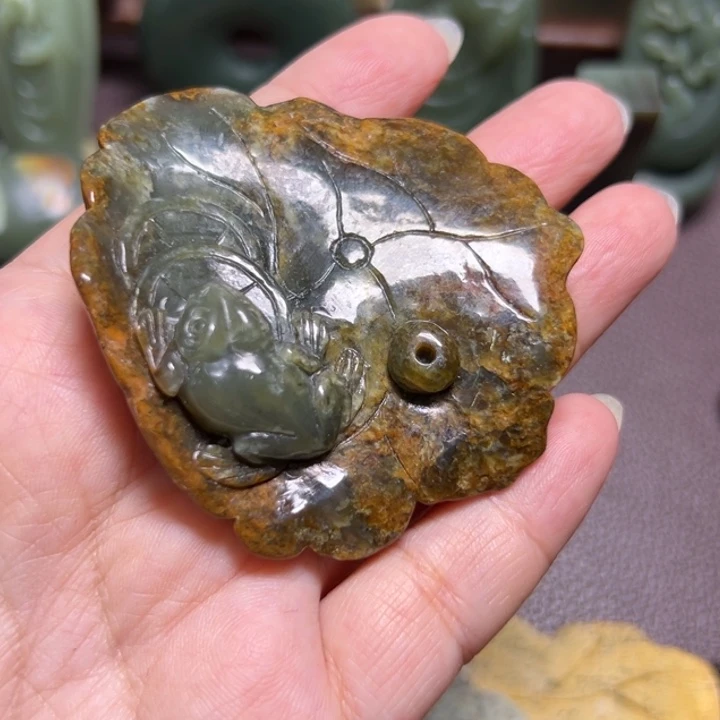 纵***内颈饰未镶嵌岫岩河磨玉（透闪石质玉）