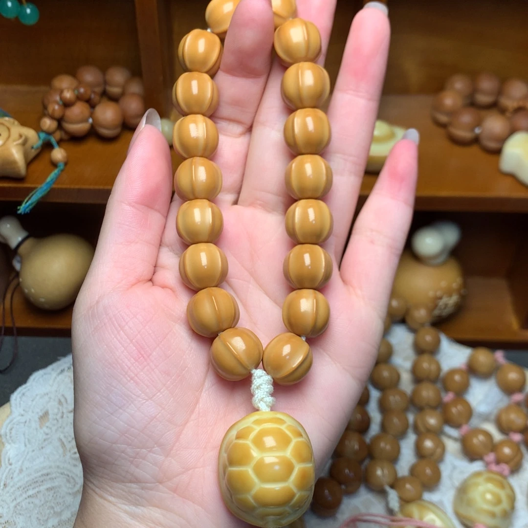 吊坠文玩核桃鲨鱼背手持富甲