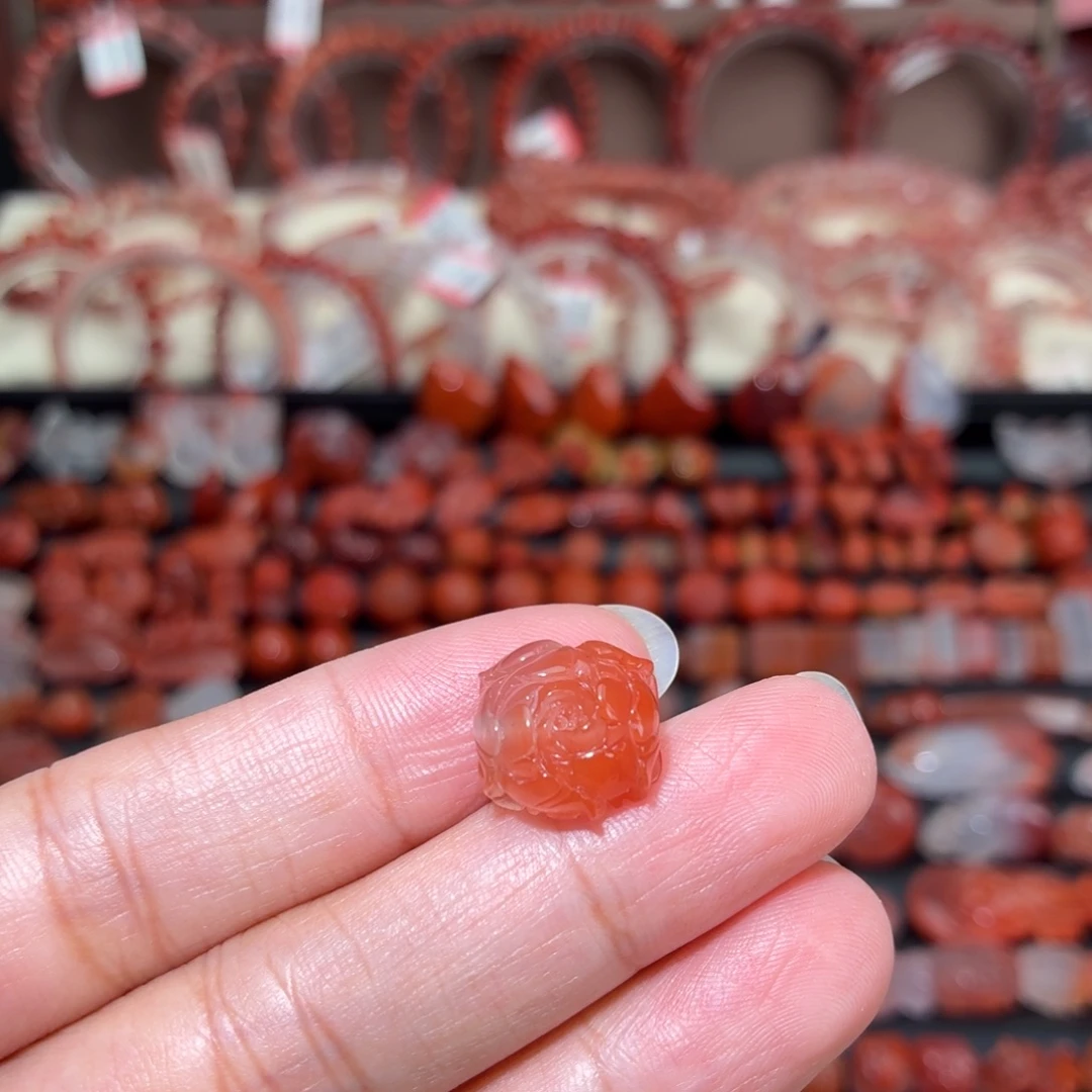 南红玛瑙未镶嵌吊坠(不含链)牡丹花