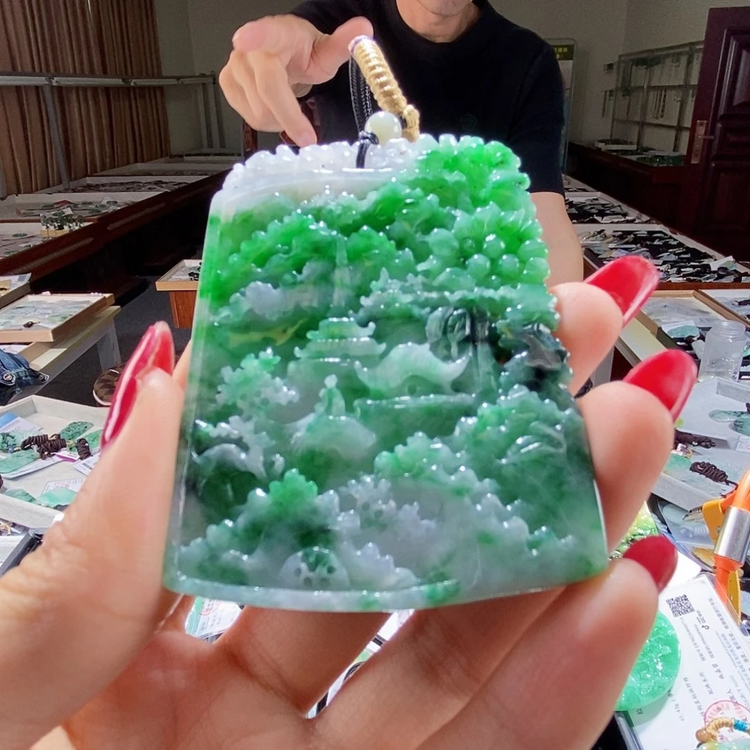 翡翠未镶嵌颈饰翡翠