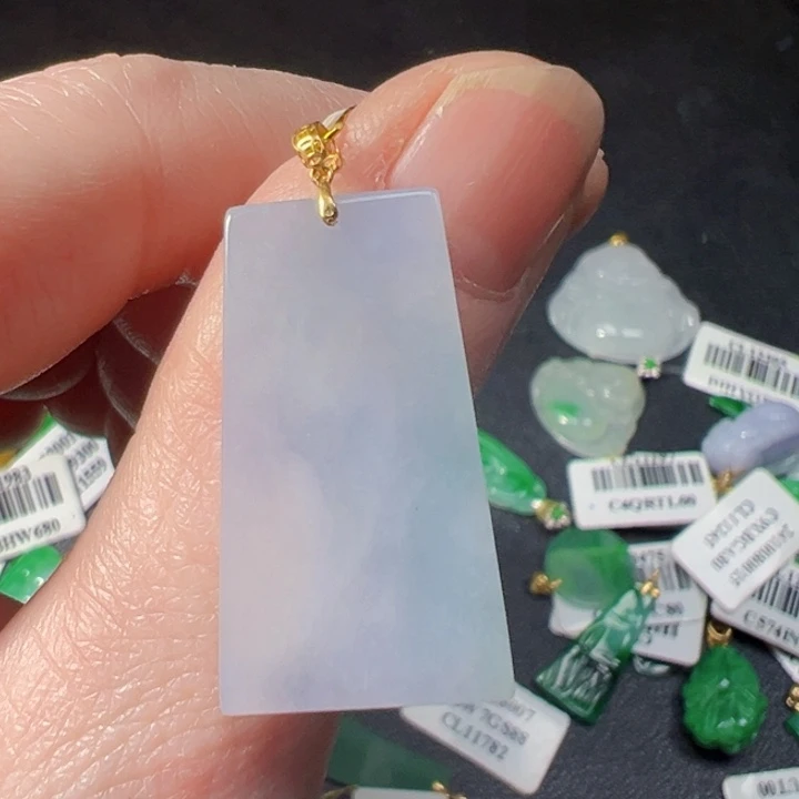 颈饰18K金镶嵌翡翠