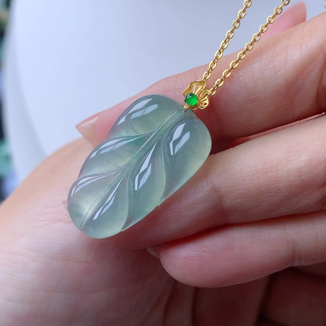 【闪购商品】翡翠18K金镶嵌吊坠(赠链)