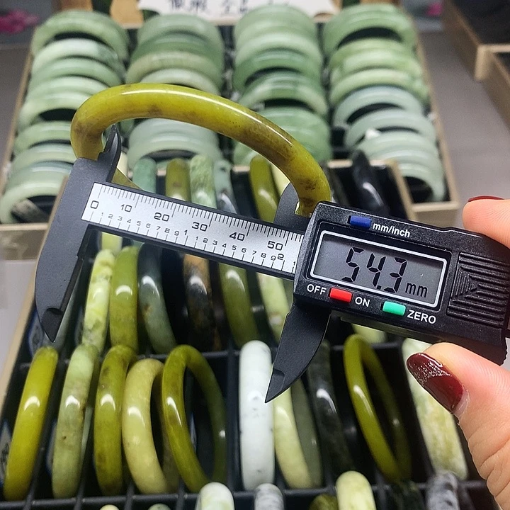 未镶嵌蛇纹石玉手镯130