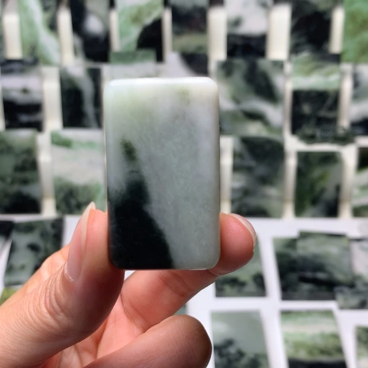 独山玉颈饰未镶嵌