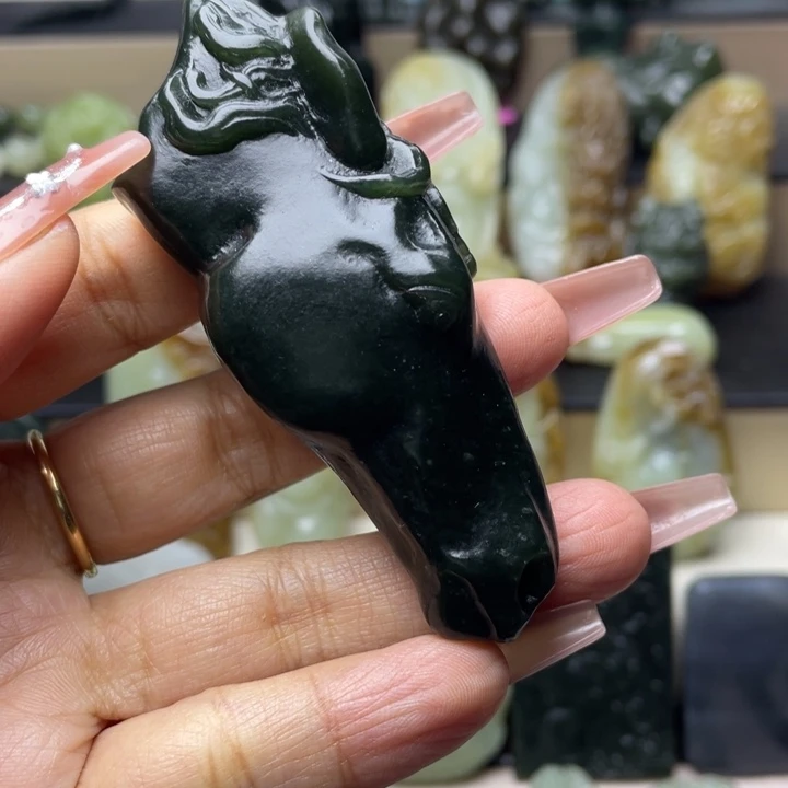 和田玉未镶嵌把件