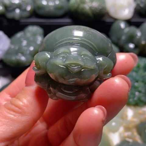 颈饰未镶嵌和田玉（糖玉）