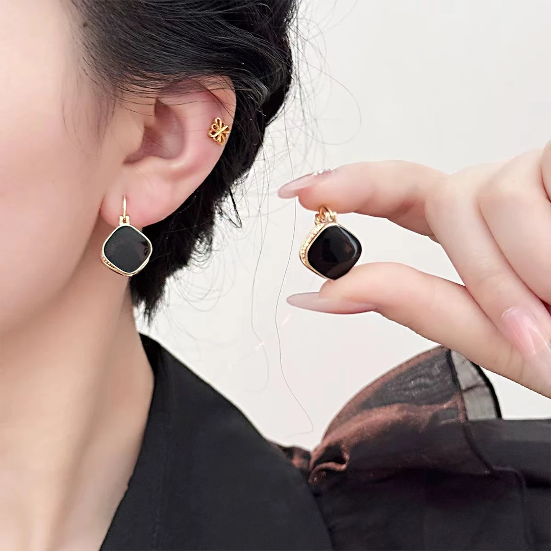 铜合金耳饰 时尚方块气质法式港风复古黑色滴油菱形耳扣N1240