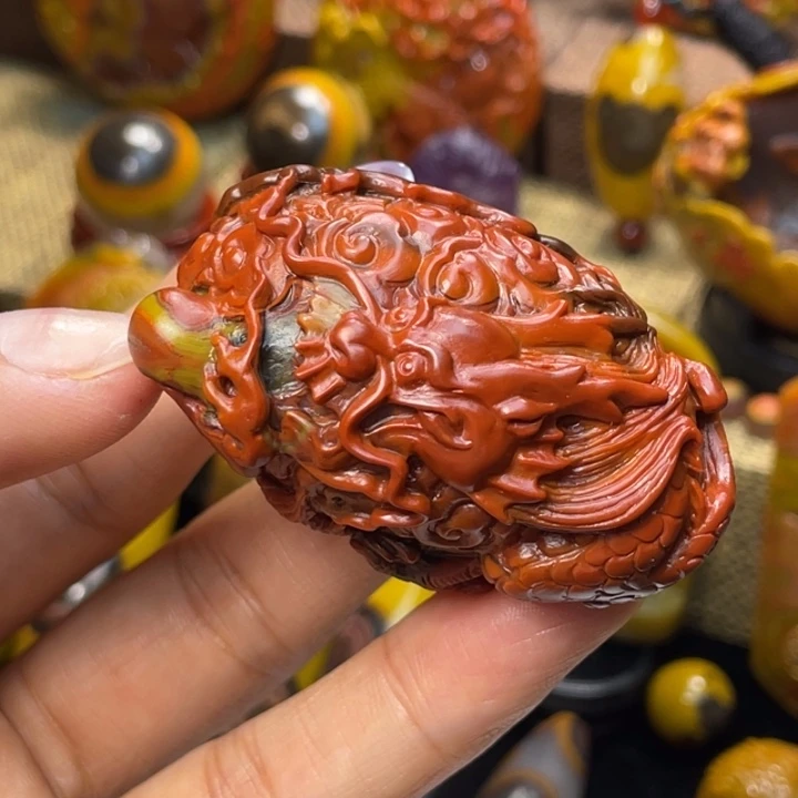 玛瑙/玉髓未镶嵌珠宝奇石鸽血红龙戏珠3600米