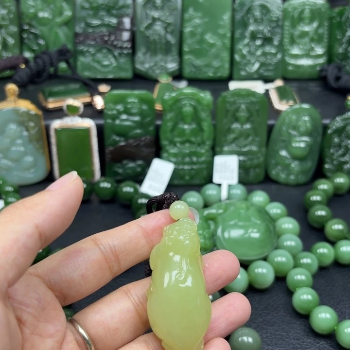 颈饰未镶嵌和田玉