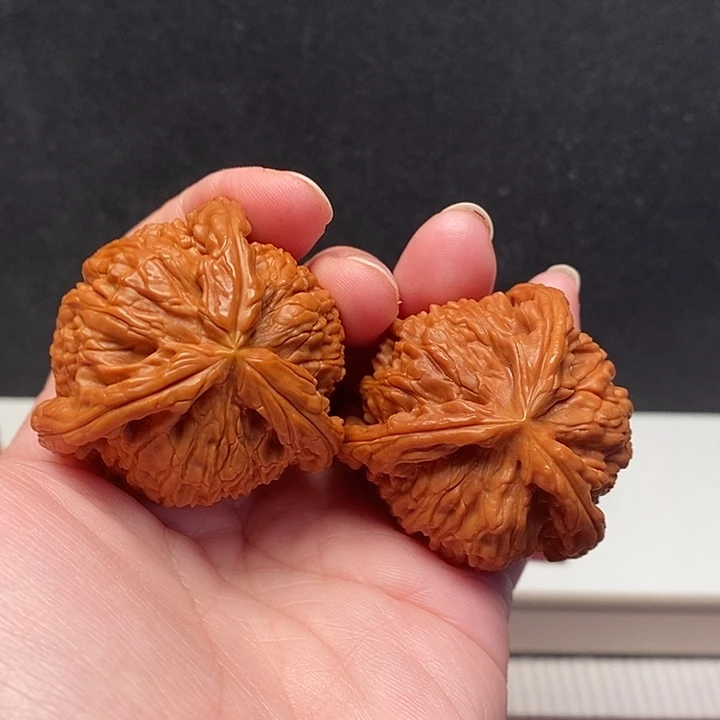 荣***哥文玩核桃吊坠白奔