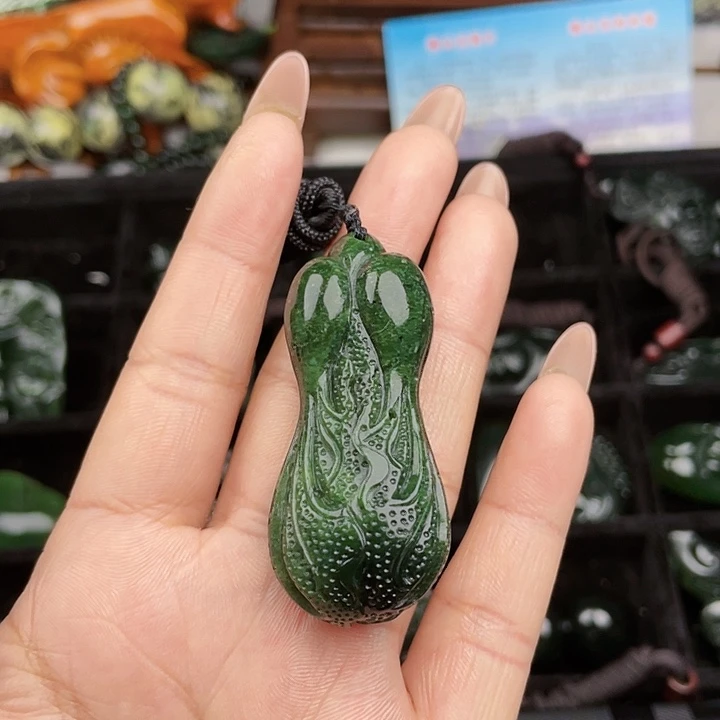 蛇纹石玉未镶嵌挂件泰山玉百财