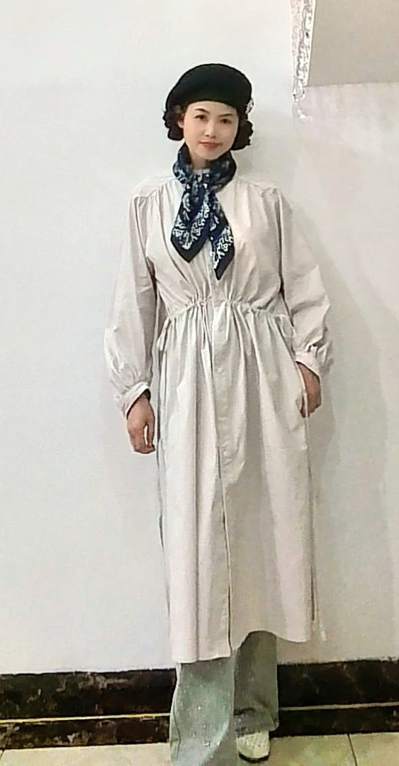 春季新款立领简约系带长款连衣裙休闲纯色设计