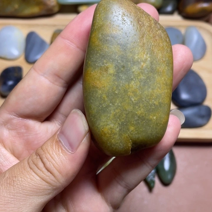 和田玉（糖玉）未镶嵌珠宝奇石