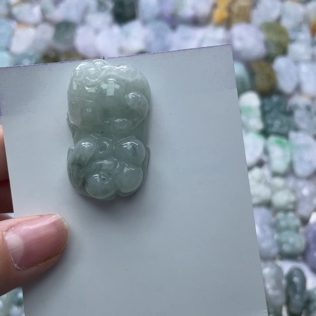 翡翠颈饰未镶嵌貔貅