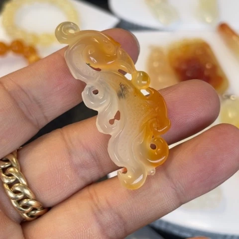 【闪购商品】石英质玉（黄龙玉）未镶嵌颈饰霍*姚