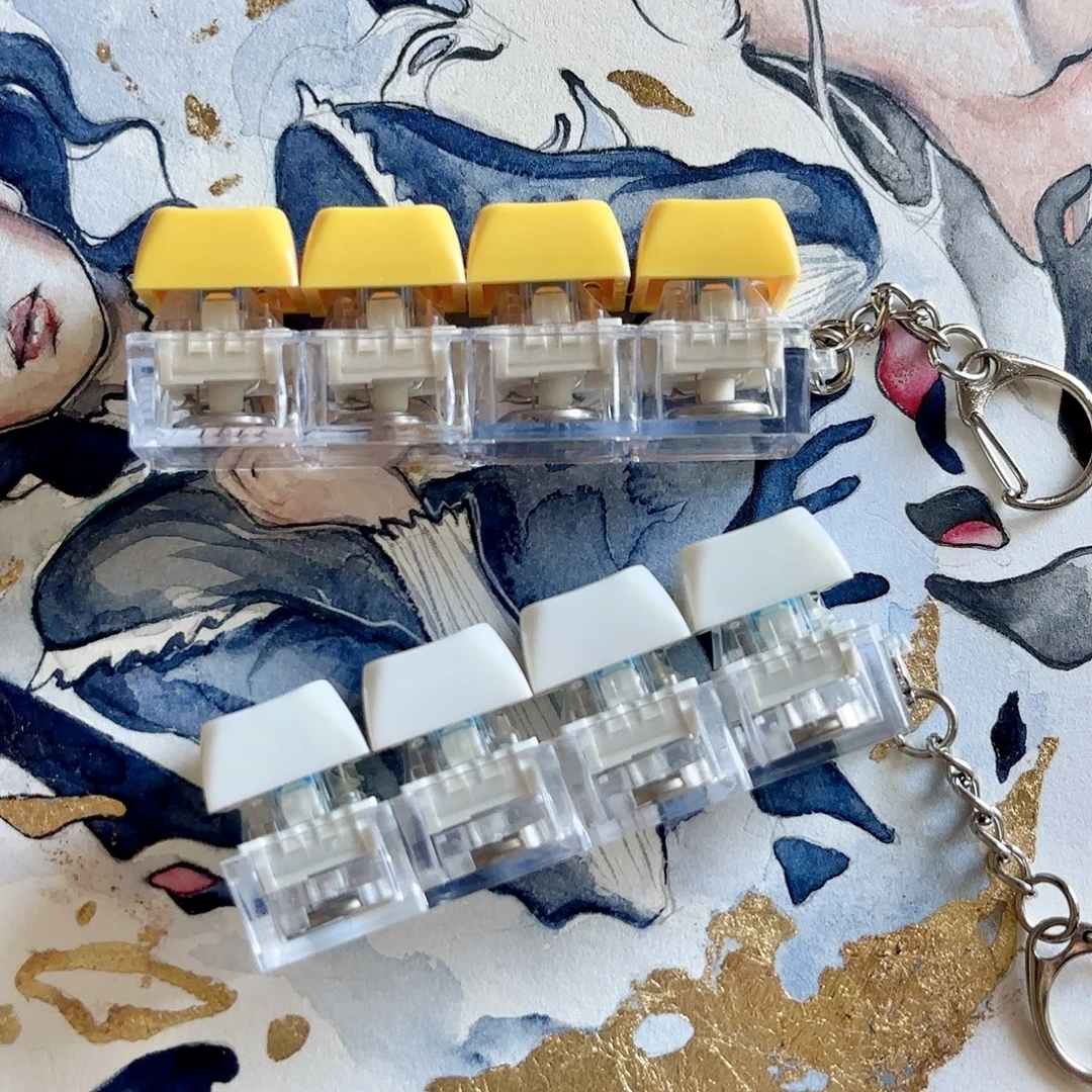 解压摁键带灯四键机械轴钥匙扣便携发光挂件减压玩具缓解焦虑神器