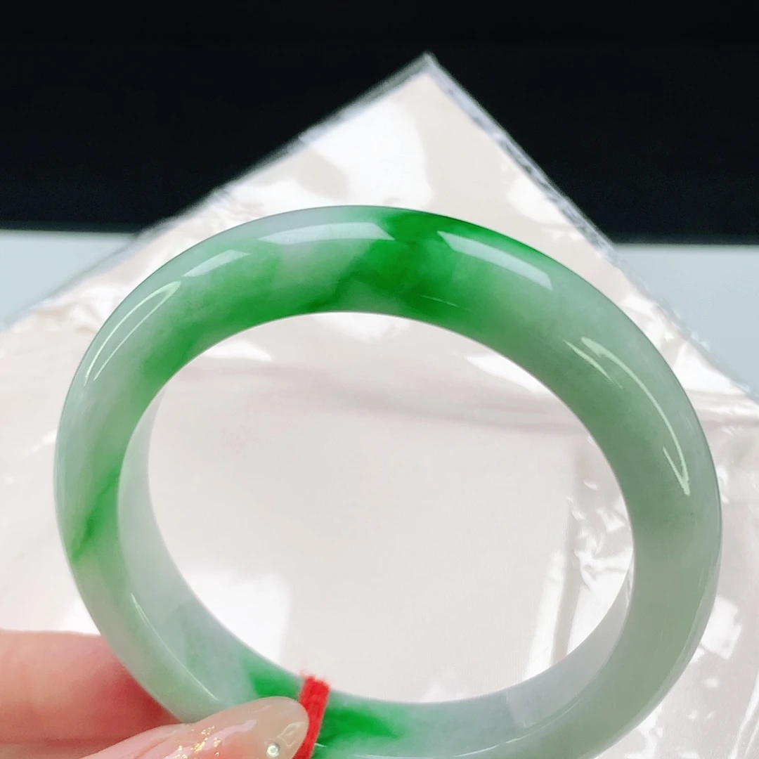 翡翠未镶嵌手镯814