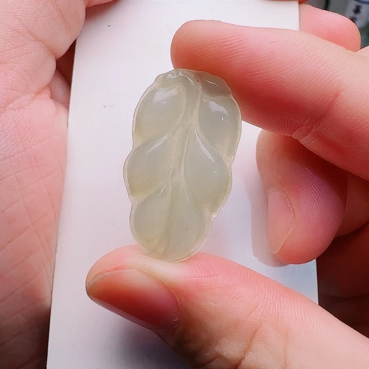 颈饰未镶嵌翡翠叶子