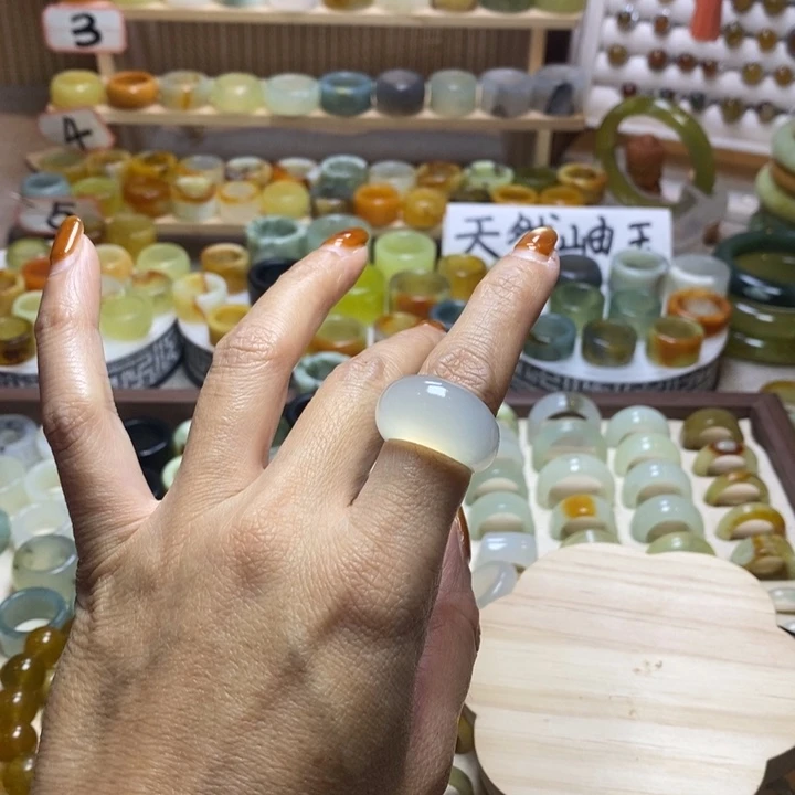 纯****岫玉未镶嵌戒圈岫玉精品指环